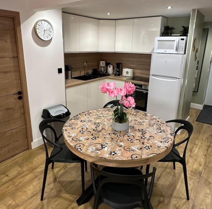 Le Briand Appartement 4Etoiles Nancy Thermal Cosy Avec Terrasse Wifi Eksteriør billede
